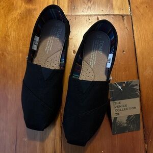 TOMS Women's Black Multi Classic (Size: 5.5) - New